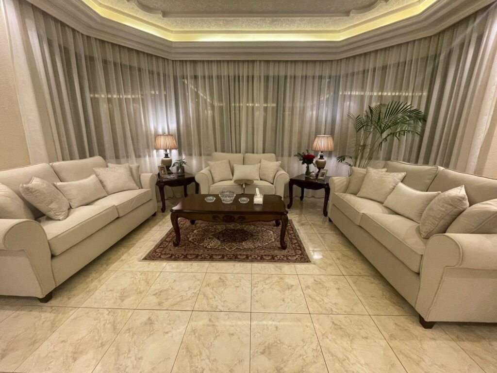 تنجيد كنب حي العليا بالرياض